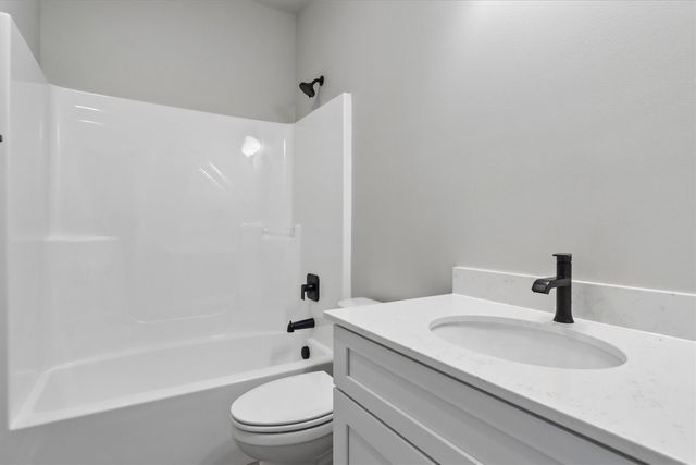 1003 Highland Trail, Solon, IA 52333