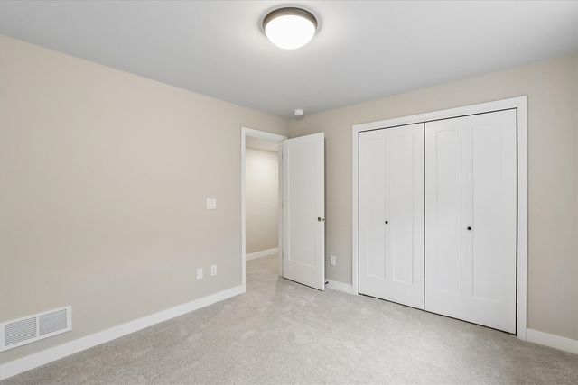 1003 Highland Trail, Solon, IA 52333