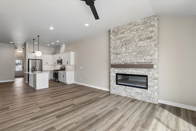 1003 Highland Trail, Solon, IA 52333