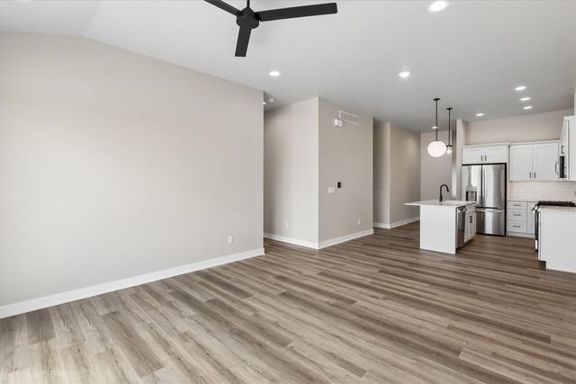 1003 Highland Trail, Solon, IA 52333