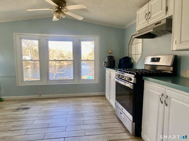 15 Baxter Road, Clinton, CT 06413