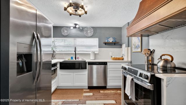 5411 Teal Drive, Weeki Wachee, FL 34607