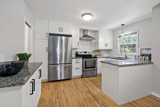 1389 Prior Avenue S, Saint Paul, MN 55116