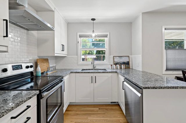 1389 Prior Avenue S, Saint Paul, MN 55116