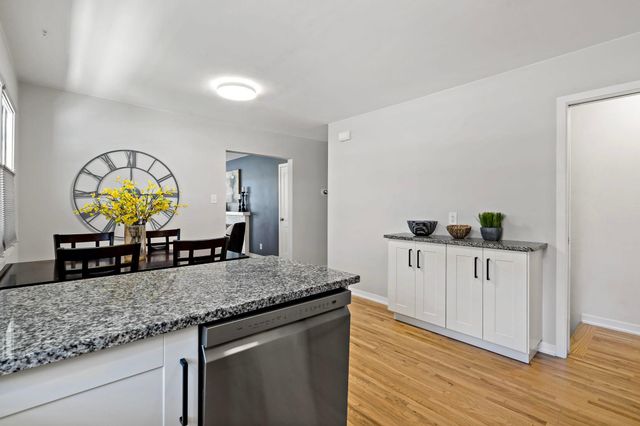 1389 Prior Avenue S, Saint Paul, MN 55116