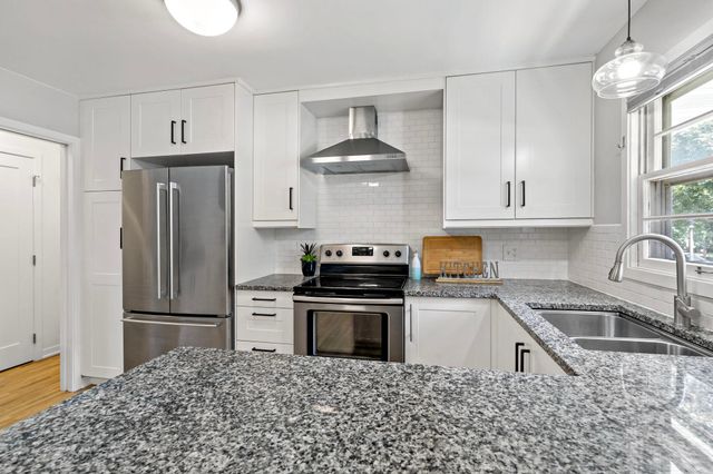 1389 Prior Avenue S, Saint Paul, MN 55116