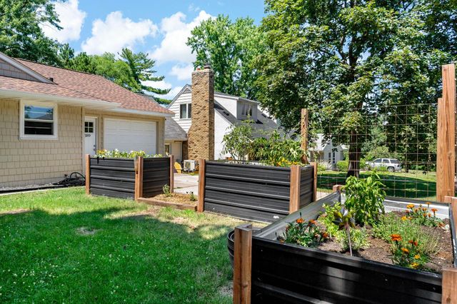 1389 Prior Avenue S, Saint Paul, MN 55116