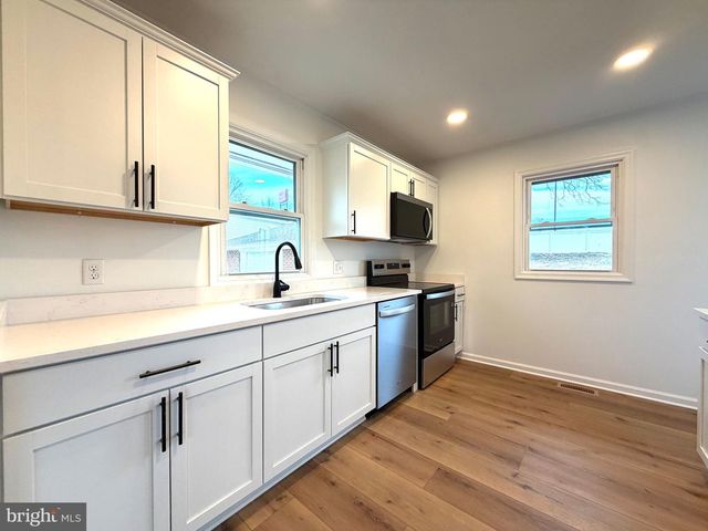 178 BERNICE AVE, Martinsburg, WV 25405