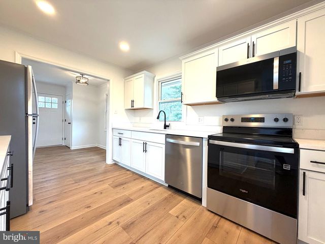 178 BERNICE AVE, Martinsburg, WV 25405