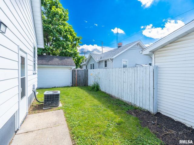 1227 HOWARD Court, Pekin, IL 61554
