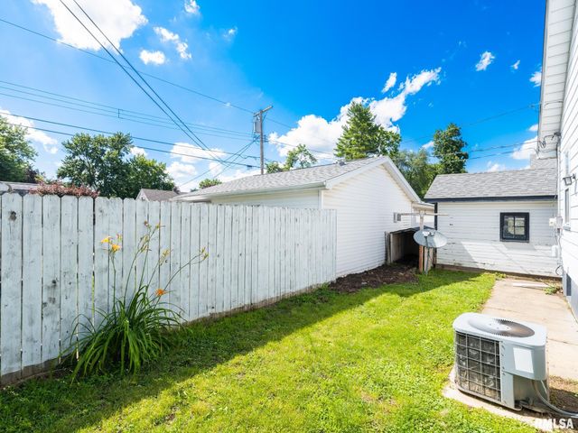 1227 HOWARD Court, Pekin, IL 61554