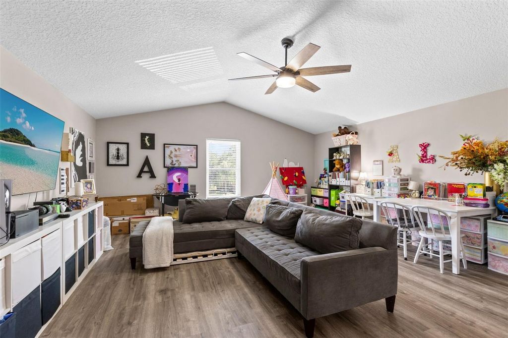 Image 25 of property listing at 3481 PAWLEYS LOOP N, St Cloud, FL 34769