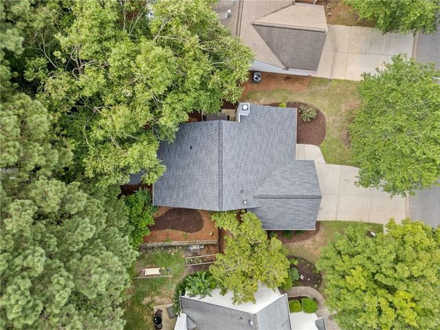 172 Stoneforest Drive, Woodstock, GA 30189