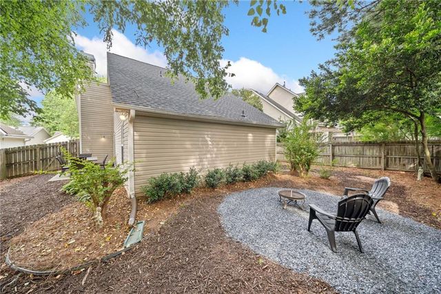 172 Stoneforest Drive, Woodstock, GA 30189