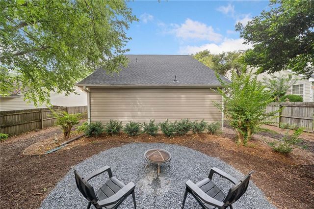 172 Stoneforest Drive, Woodstock, GA 30189