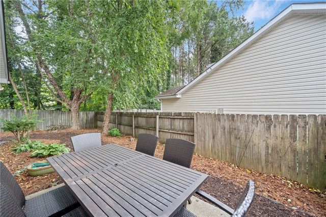 172 Stoneforest Drive, Woodstock, GA 30189