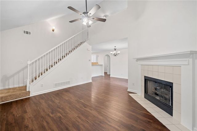 172 Stoneforest Drive, Woodstock, GA 30189