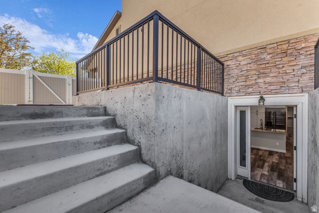 10498 S BROOKLYN VIEW LANE CIR, South Jordan, UT 84095