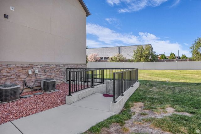10498 S BROOKLYN VIEW LANE CIR, South Jordan, UT 84095