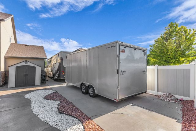 10498 S BROOKLYN VIEW LANE CIR, South Jordan, UT 84095