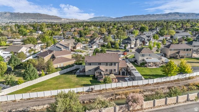 10498 S BROOKLYN VIEW LANE CIR, South Jordan, UT 84095