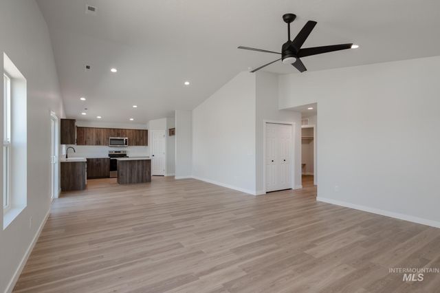 17452 N Union Springs Pl, Nampa, ID 83687