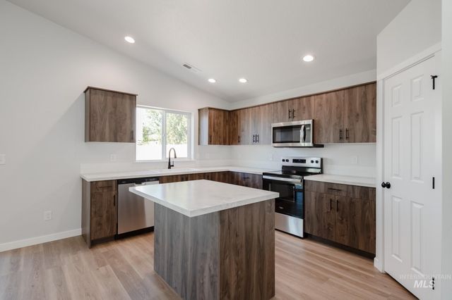 17452 N Union Springs Pl, Nampa, ID 83687