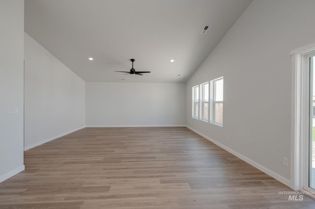 17452 N Union Springs Pl, Nampa, ID 83687