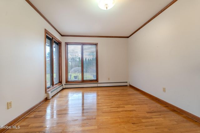 15 Huntleigh Drive, Colonie, NY 12211