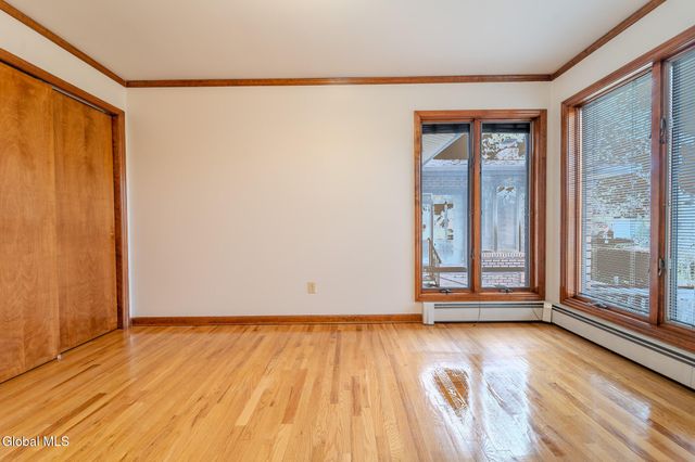 15 Huntleigh Drive, Colonie, NY 12211