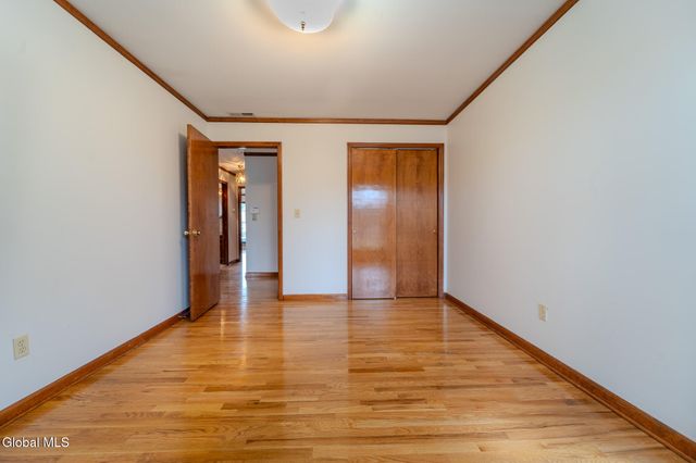 15 Huntleigh Drive, Colonie, NY 12211