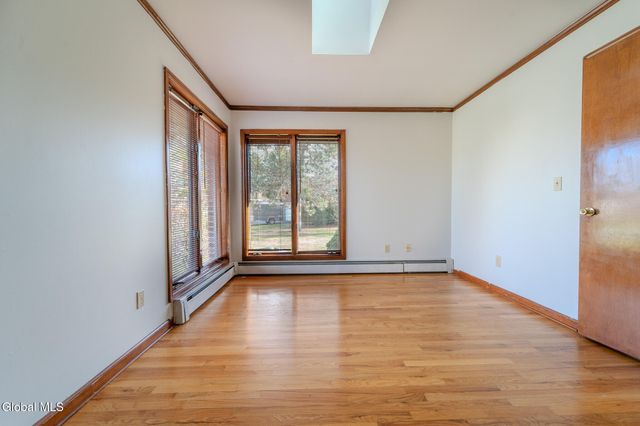 15 Huntleigh Drive, Colonie, NY 12211