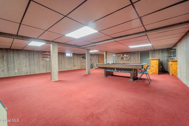 15 Huntleigh Drive, Colonie, NY 12211