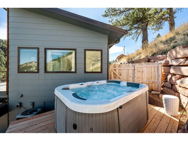 865 N Cedar Brook Rd, Boulder, CO 80304