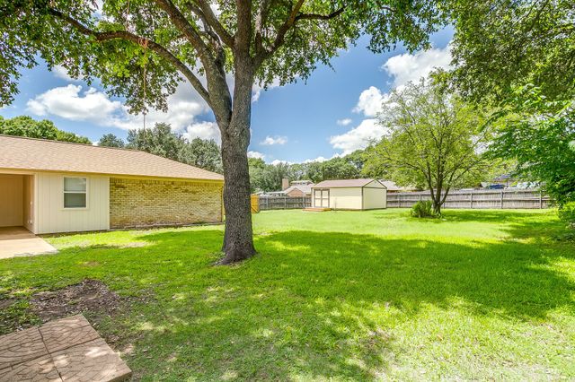 1207 Redman Lane, Duncanville, TX 75137