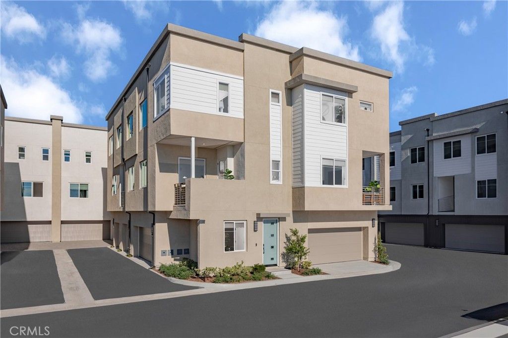 7228 Alchemy Circle, Huntington Beach, CA 92647