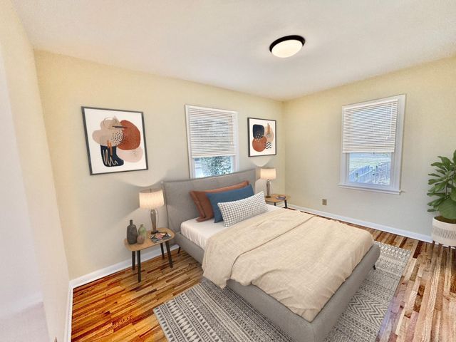 993 Roma Avenue, Roseville, MN 55113