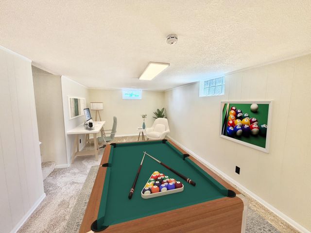 993 Roma Avenue, Roseville, MN 55113