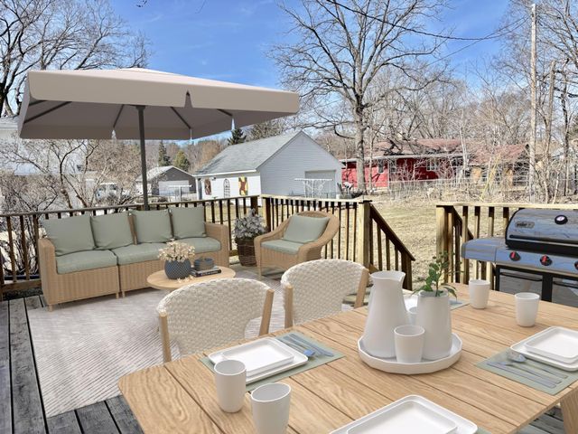 993 Roma Avenue, Roseville, MN 55113