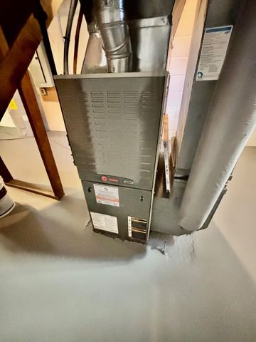 993 Roma Avenue, Roseville, MN 55113