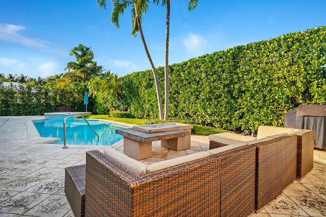 107 E Inlet Drive, Palm Beach, FL 33480