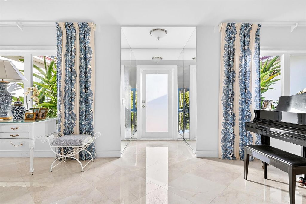 107 E Inlet Drive, Palm Beach, FL 33480
