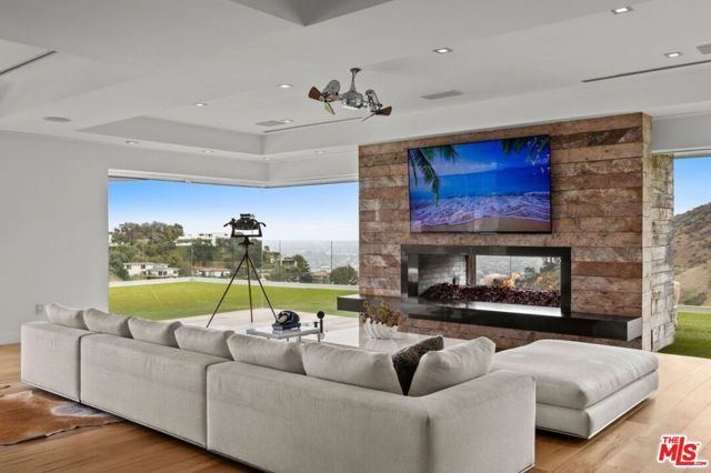 2402 Carman Crest Drive, Los Angeles, CA 90068