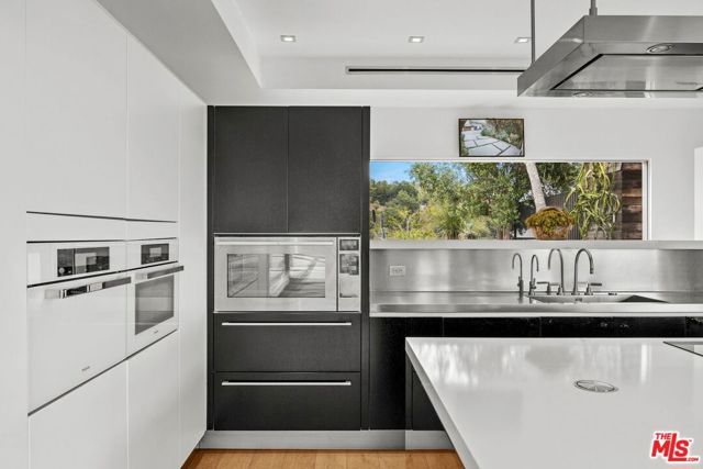 2402 Carman Crest Drive, Los Angeles, CA 90068