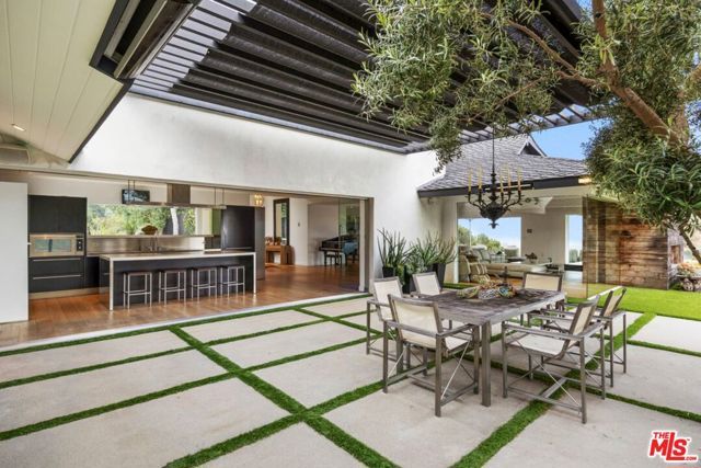 2402 Carman Crest Drive, Los Angeles, CA 90068