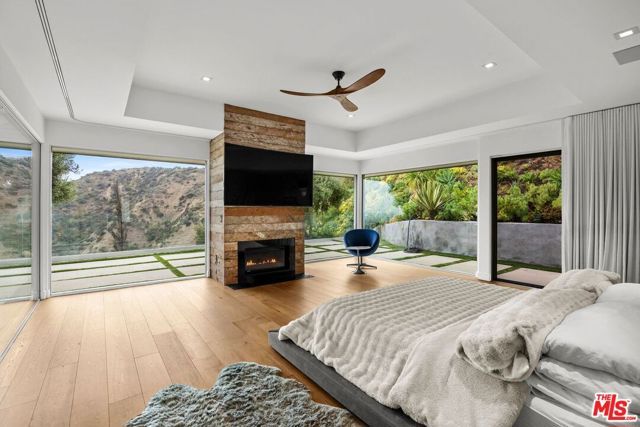 2402 Carman Crest Drive, Los Angeles, CA 90068