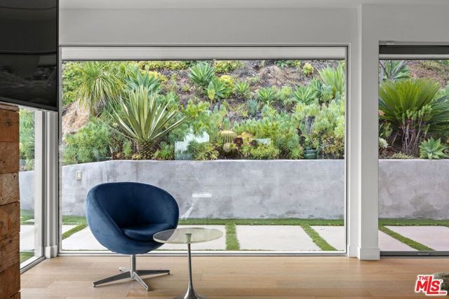 2402 Carman Crest Drive, Los Angeles, CA 90068