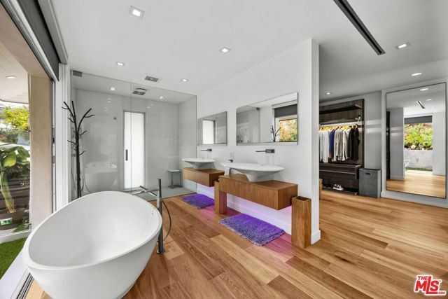 2402 Carman Crest Drive, Los Angeles, CA 90068