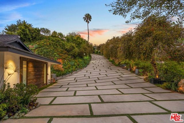 2402 Carman Crest Drive, Los Angeles, CA 90068