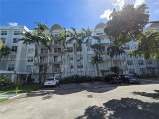 498 NW 165th St Rd D-405, Miami, FL 33169